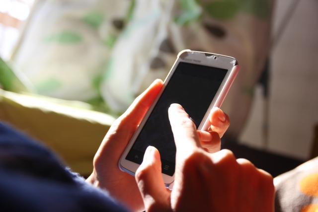 58歳で初めてガラケーからスマホに変えました。おすすめはどこか？